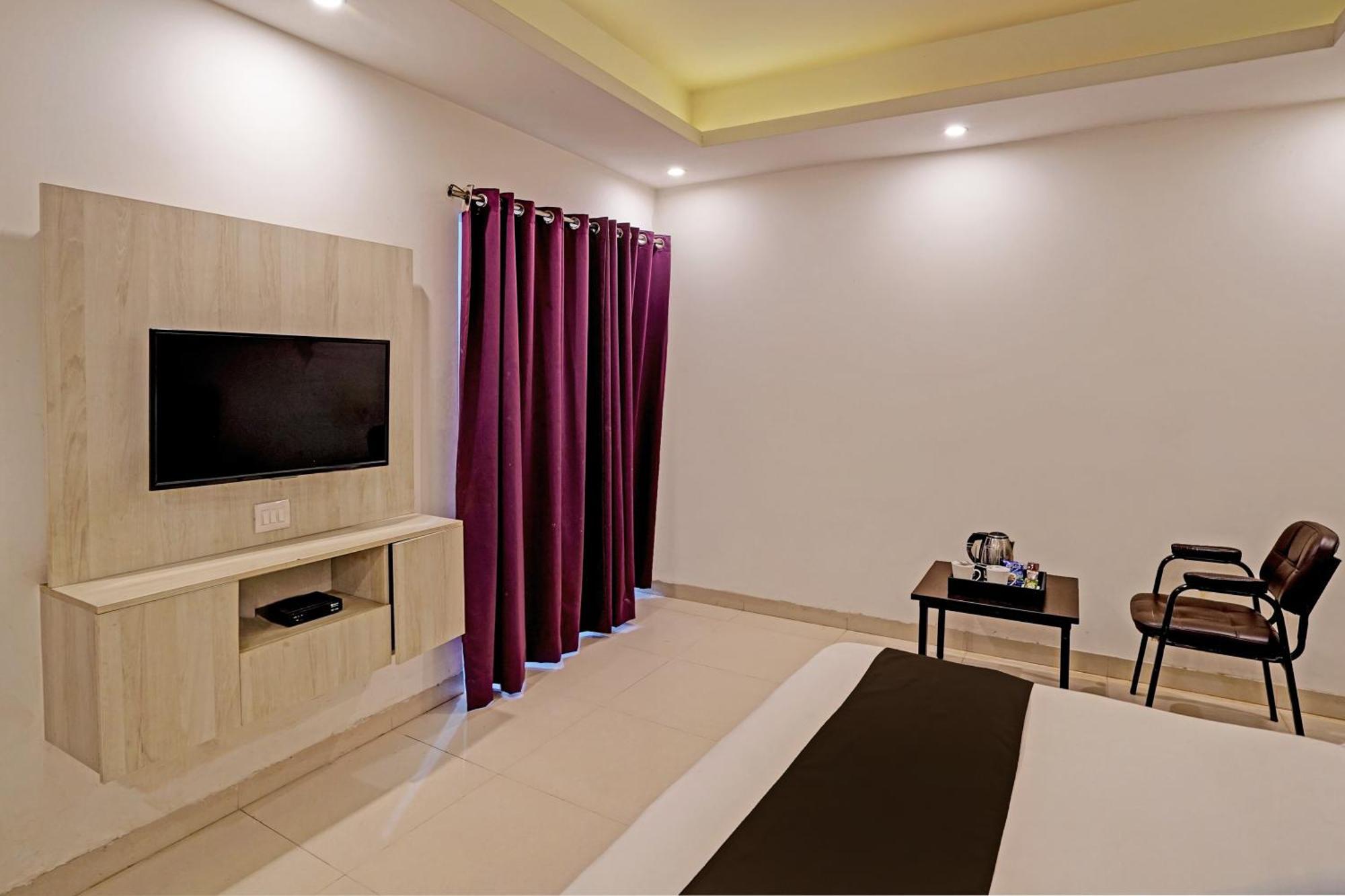 Hotel O Babil Palace Near Omaxe Celebration Mall 구르가온 외부 사진