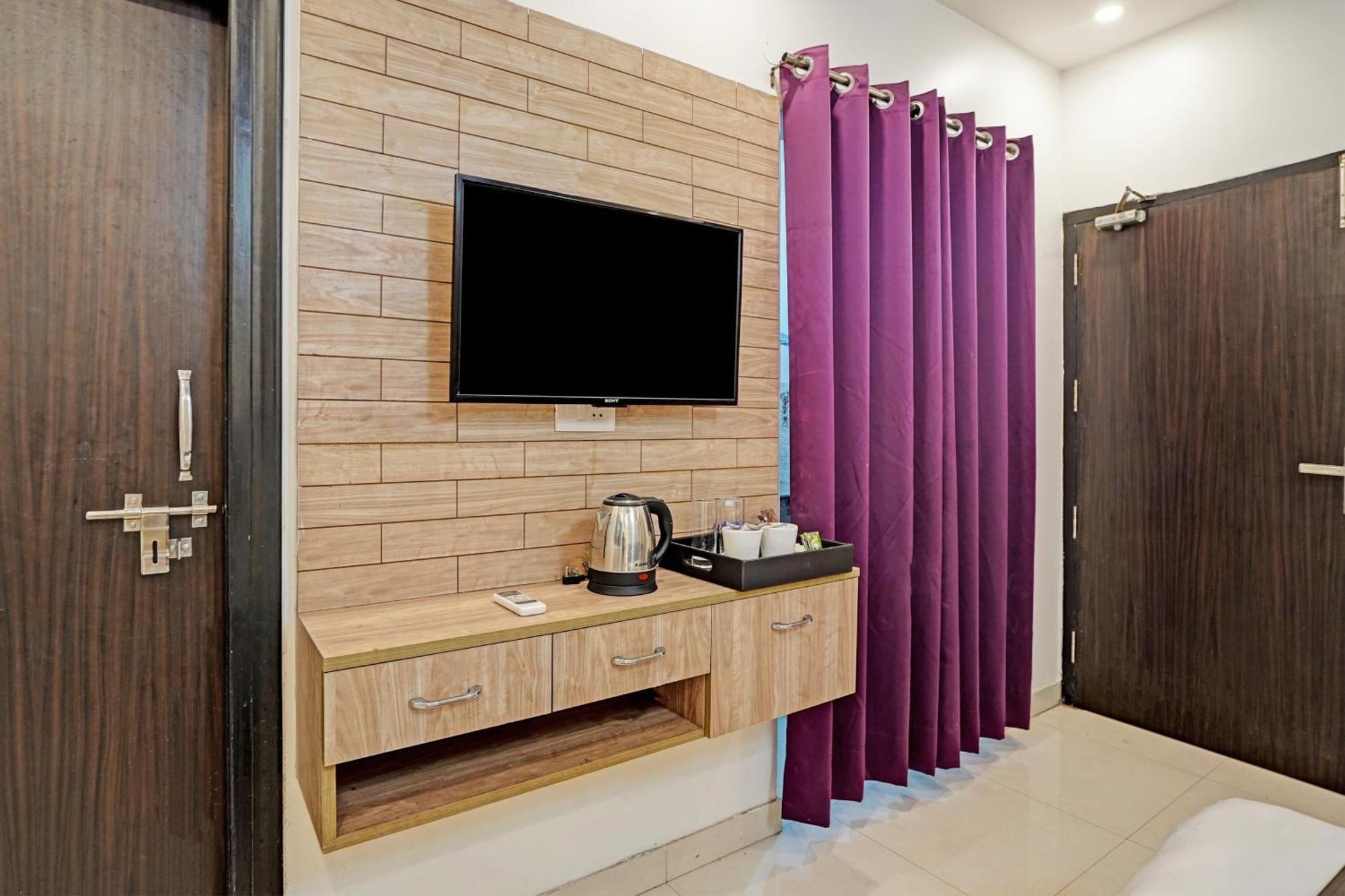 Hotel O Babil Palace Near Omaxe Celebration Mall 구르가온 외부 사진