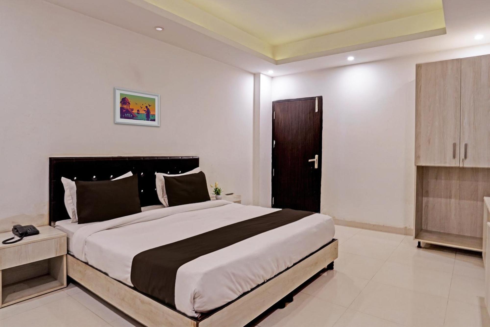 Hotel O Babil Palace Near Omaxe Celebration Mall 구르가온 외부 사진